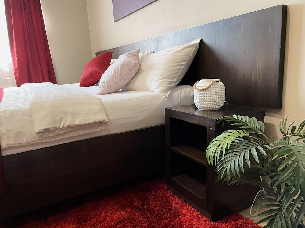 Hotel Meg Γιερεβάν Εξωτερικό φωτογραφία