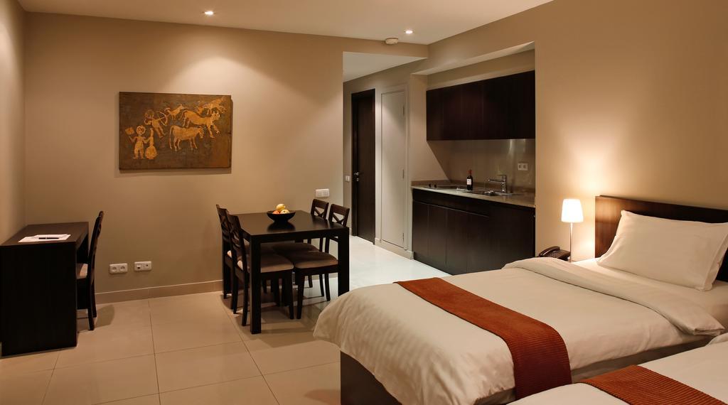 Hotel Meg Γιερεβάν Εξωτερικό φωτογραφία